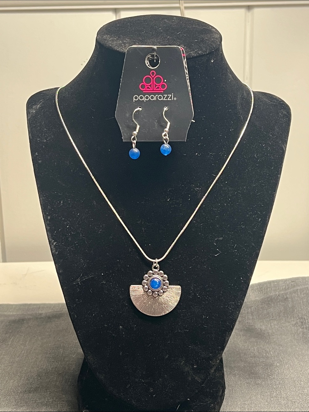 Paparazzi Silver Fan Pendant Necklace with Blue Accents